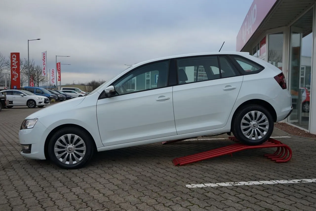 Skoda Rapid Spaceback 1.0 TSI Navi...  Image 3