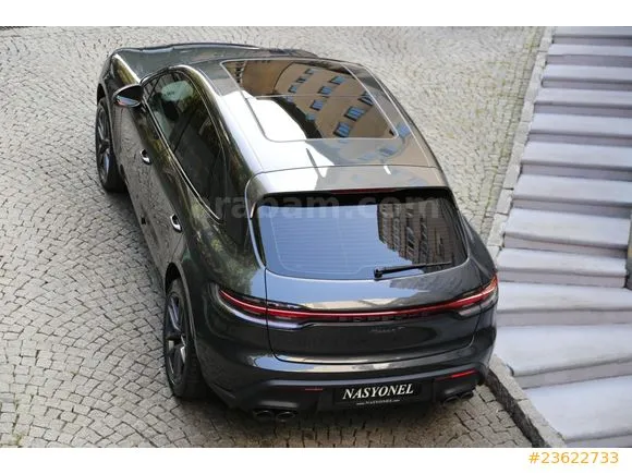 Porsche Macan 2.0 Image 1